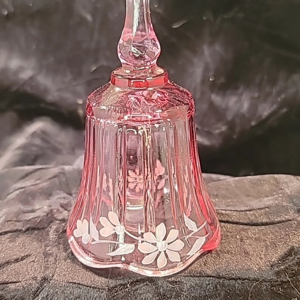 0279. Fenton Hand Painted Beautiful 😍 Glass Bells 🔔